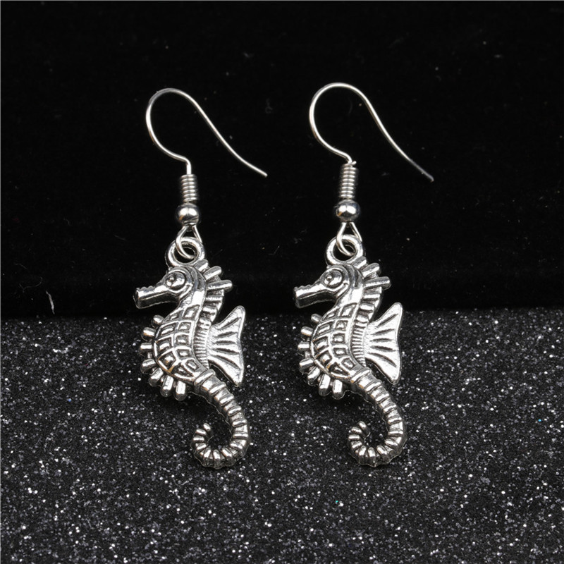 European And American Jewelry European And American High Profile Retro Earrings Halloween Spider Long Earrings Animal Boat Anchor Earrings display picture 10