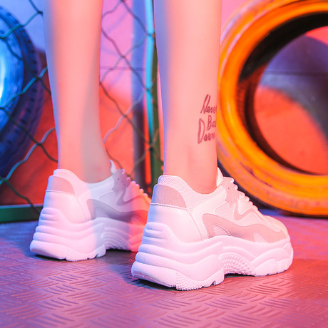 Giày cũ nữ phiên bản Hàn Quốc của ulzzang Giày thể thao hoang dã Harajuku của phụ nữ thoáng khí tăng nhỏ Giày trắng nhỏ Giày đỏ giản dị Giày thể thao nữ
