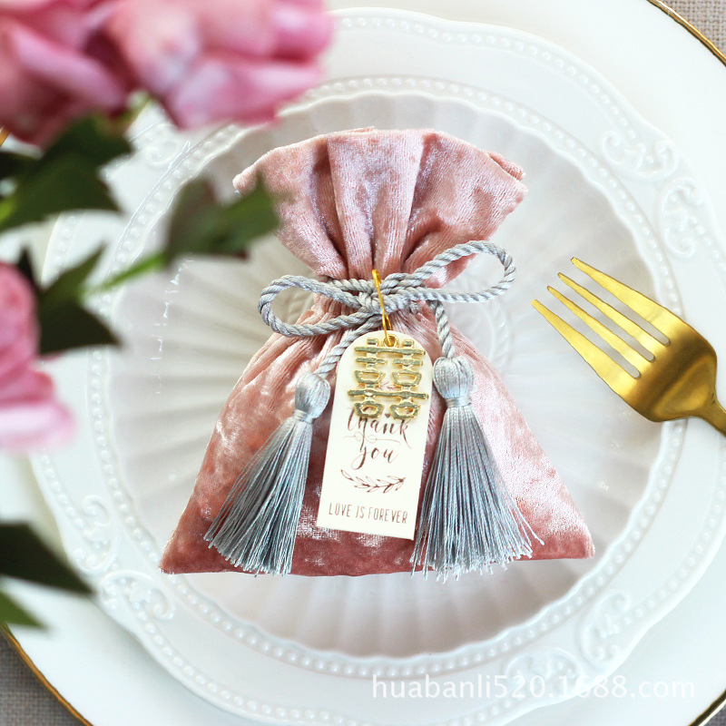 淡粉色喜糖盒创意丝绒喜糖袋布艺糖果盒结婚用品厂家直销