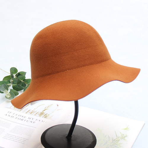 Korean Style Casual Light Plate Wool Felt Bucket Hat with Round Top, Wavy Edge, Wide Brim Fisherman Hat for Women, Autumn and Winter Fashion, Curved Edge Formal Hat