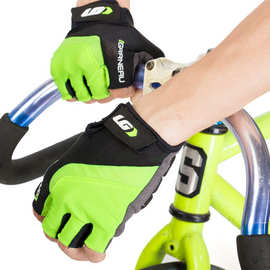 厂家批发夏季户外运动骑行半指手套 网布透气硅胶防滑自行车手套
