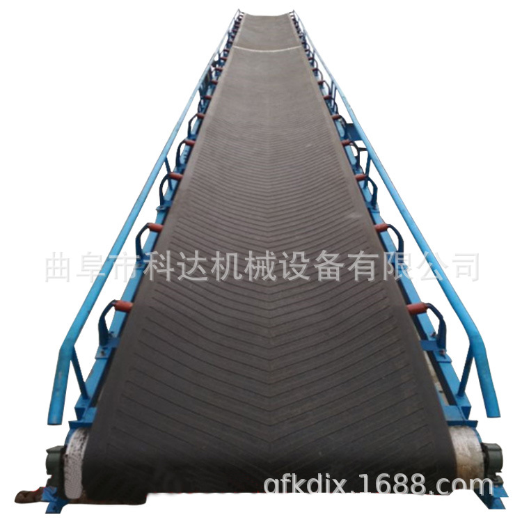 800mm带宽皮带输送机箱装酸奶矿泉水输送机PVC台面输送机定制价格