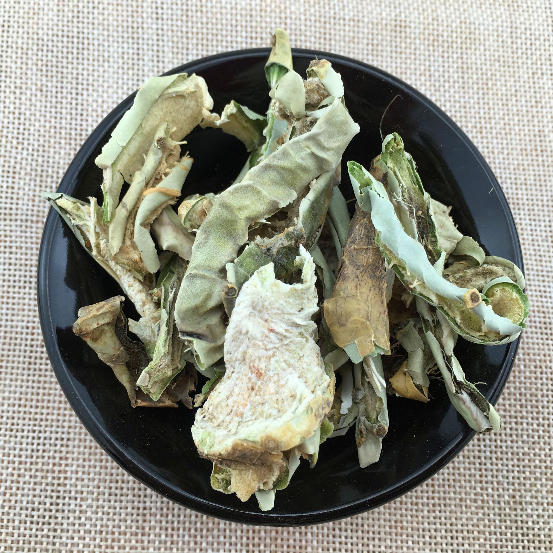 Dried Cactus Slices Xian Ren Zhang Bulk Raw Herb for Decoction and Culinary Use 1kg overview
