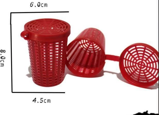 Производитель поставляет коробку для приманок, коробку для еды для рыб