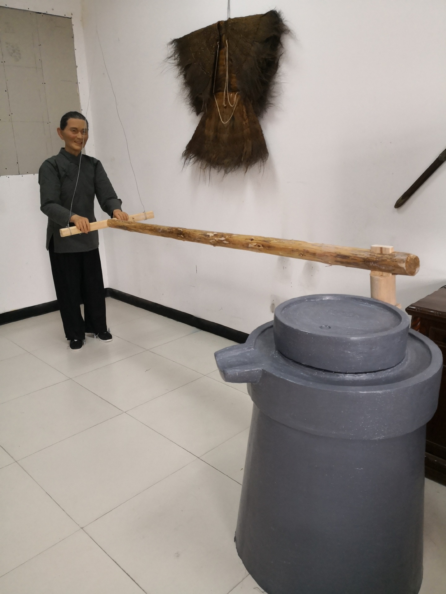 推磨蜡像仿真人1比1电动机器人定制拉磨人物硅胶像假人餐厅摆件-阿里巴巴