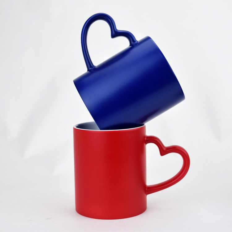 ��ɫ������ �İѱ�ɫ��ӡLOGO���±�������Ƭ ��תӡħ��������