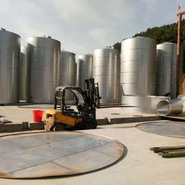 新品不锈钢酿酒设备 不锈钢酒容器 白酒储存罐生产厂家 报价图片