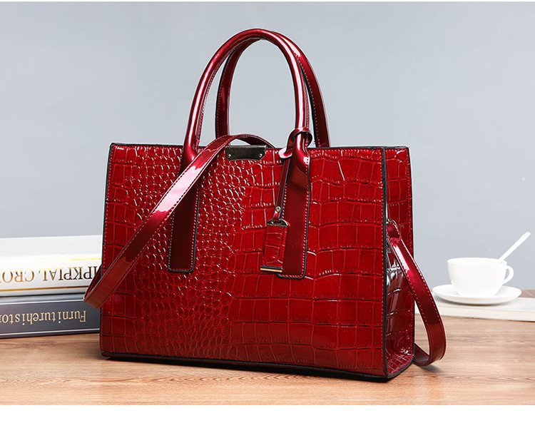 Women's Large Pu Leather Solid Color Vintage Style Zipper Handbag display picture 5