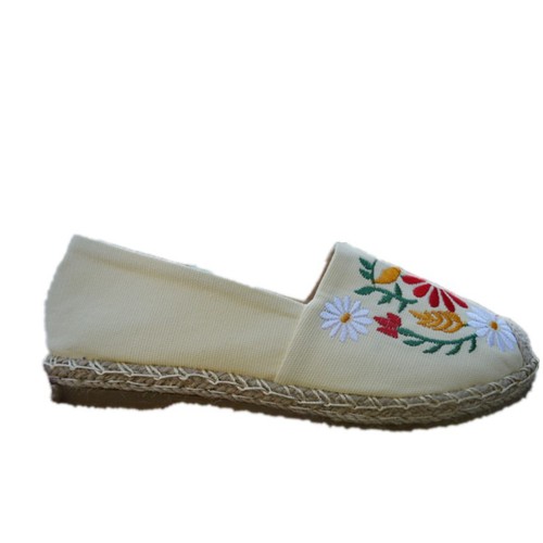 Tai chi shoes for female Chinese ethnic embroidered hemp clothing shoes Sen series literary and artistic hand-made shoes with flat soles for women