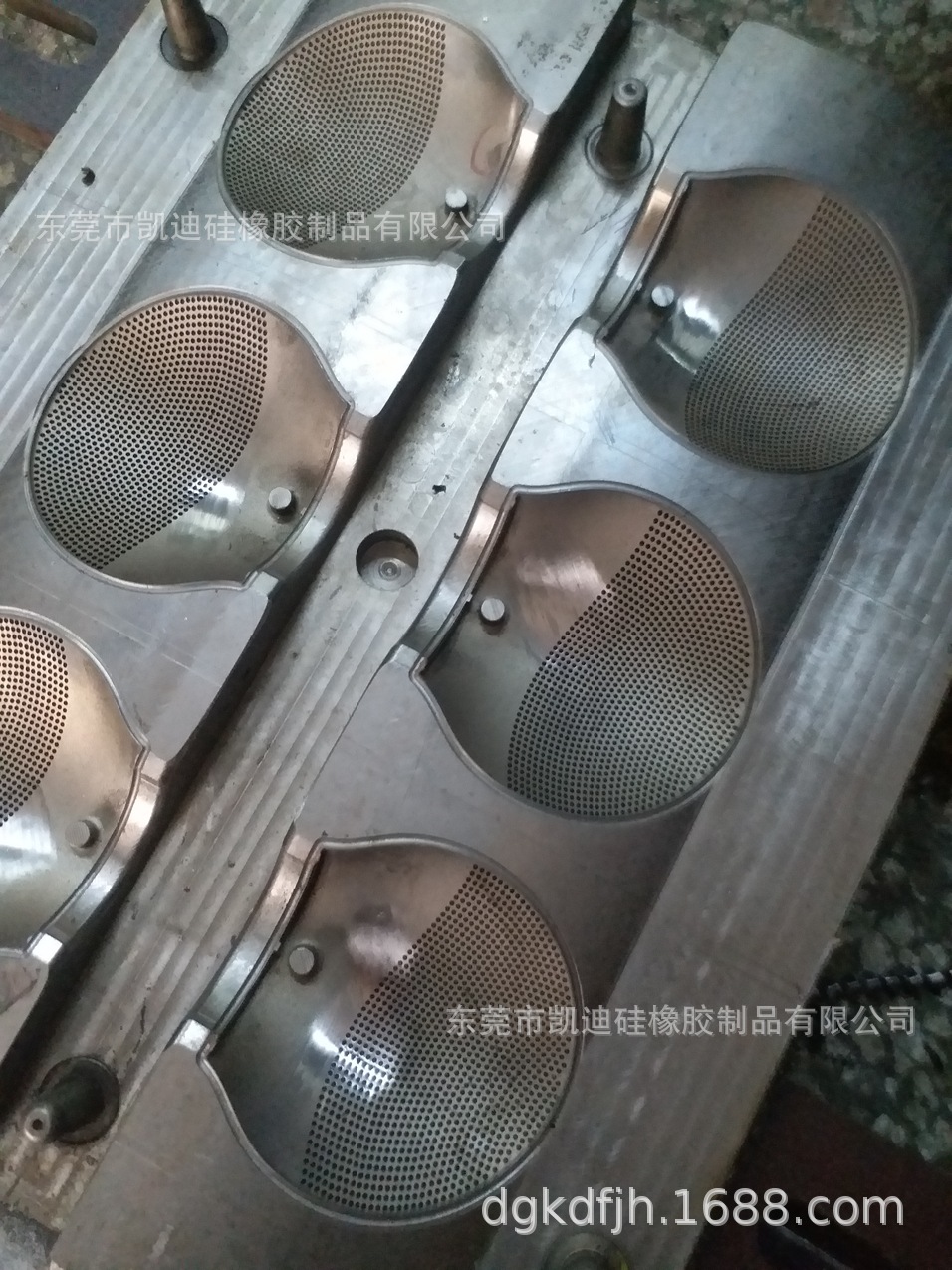 德国模具工匠制作 新升级超柔软 刷头净透 硅胶电动洁面仪 模具