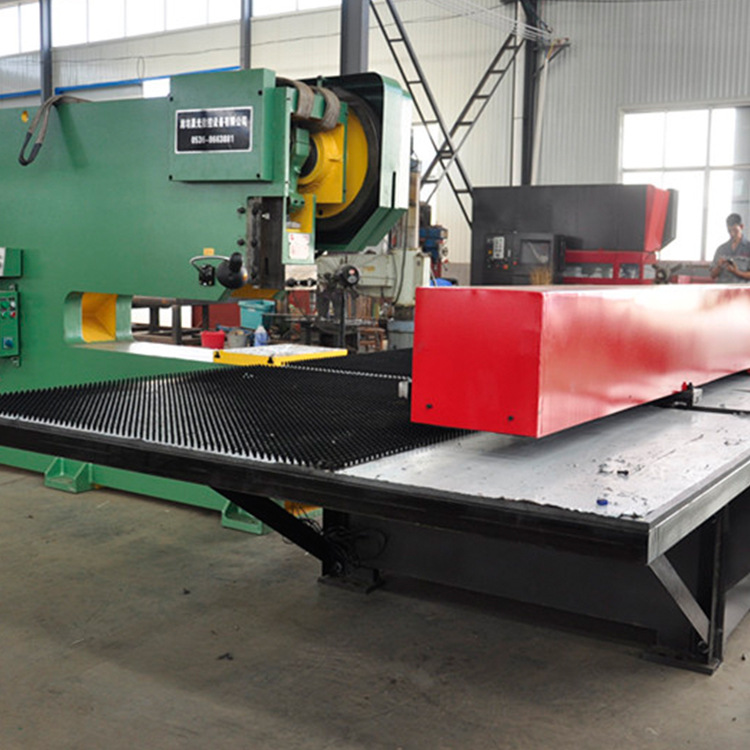 重庆广西临沂山型卡数控冲床送料机自动送料机浅喉冲床模具切废料