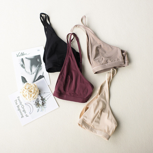 European and American comfortable thin style non-wired French triangle cup glossy bra for big breasts and small bikini for women's underwear