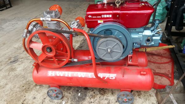 云南昆明红五环W-1.8/5配常柴ZS1100柴动空压机