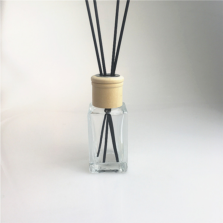 批发螺口80ml长四方香薰瓶 香水瓶 透明高白料精油瓶