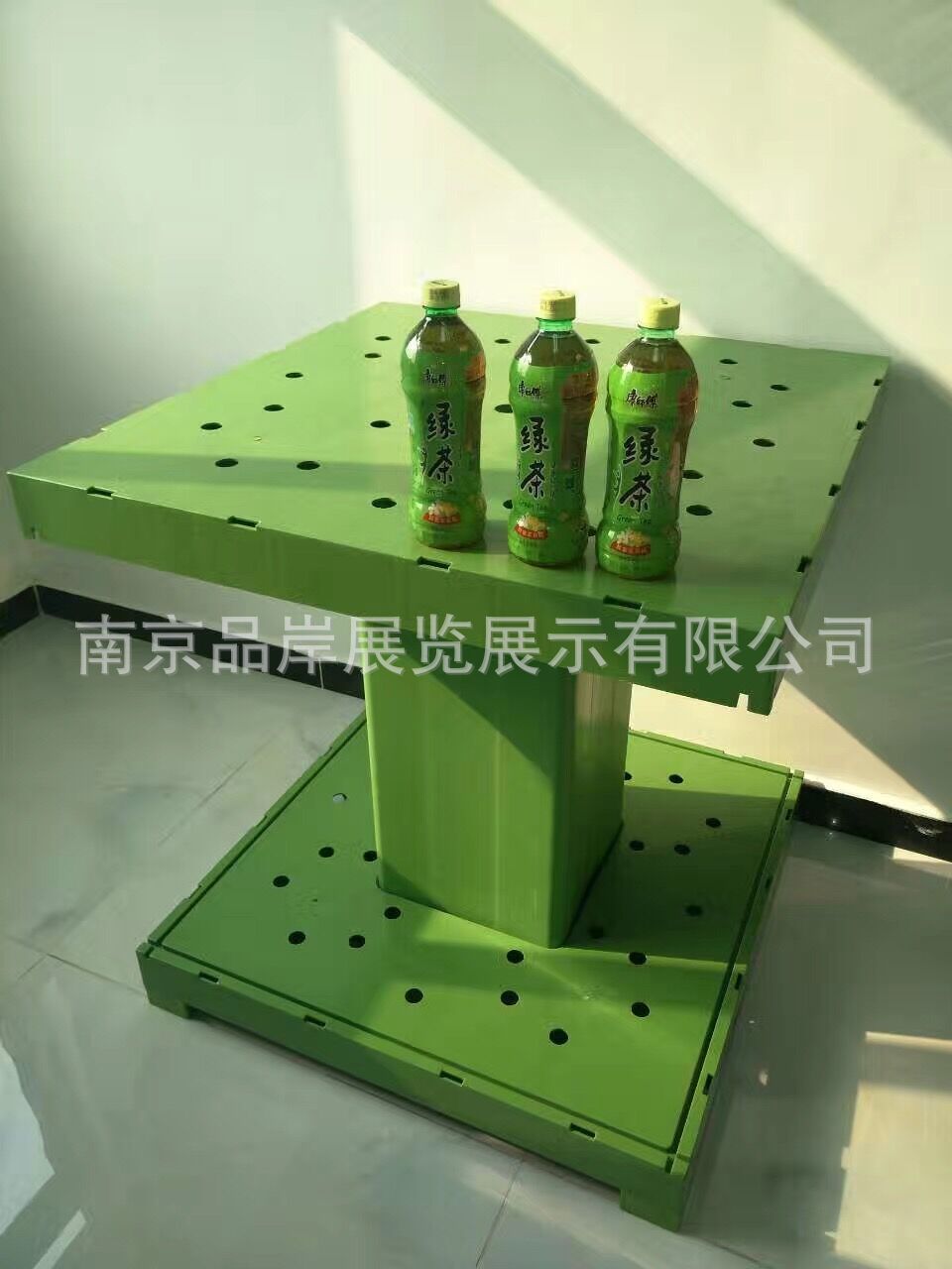 牛奶形象展示地堆饮品促销广告工字堆饮料塑料堆头