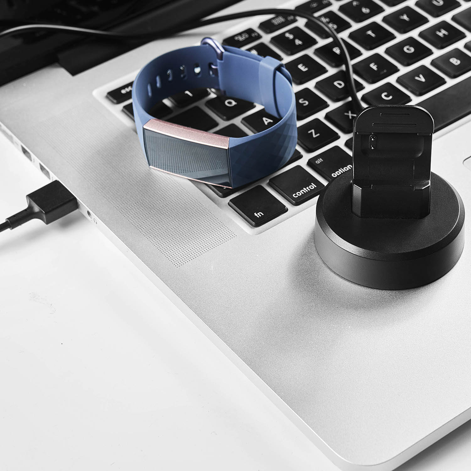 Compatible with Fitbit charge3 charger, charge2 wristband charging cable, and charge4 aluminum alloy stand undefined