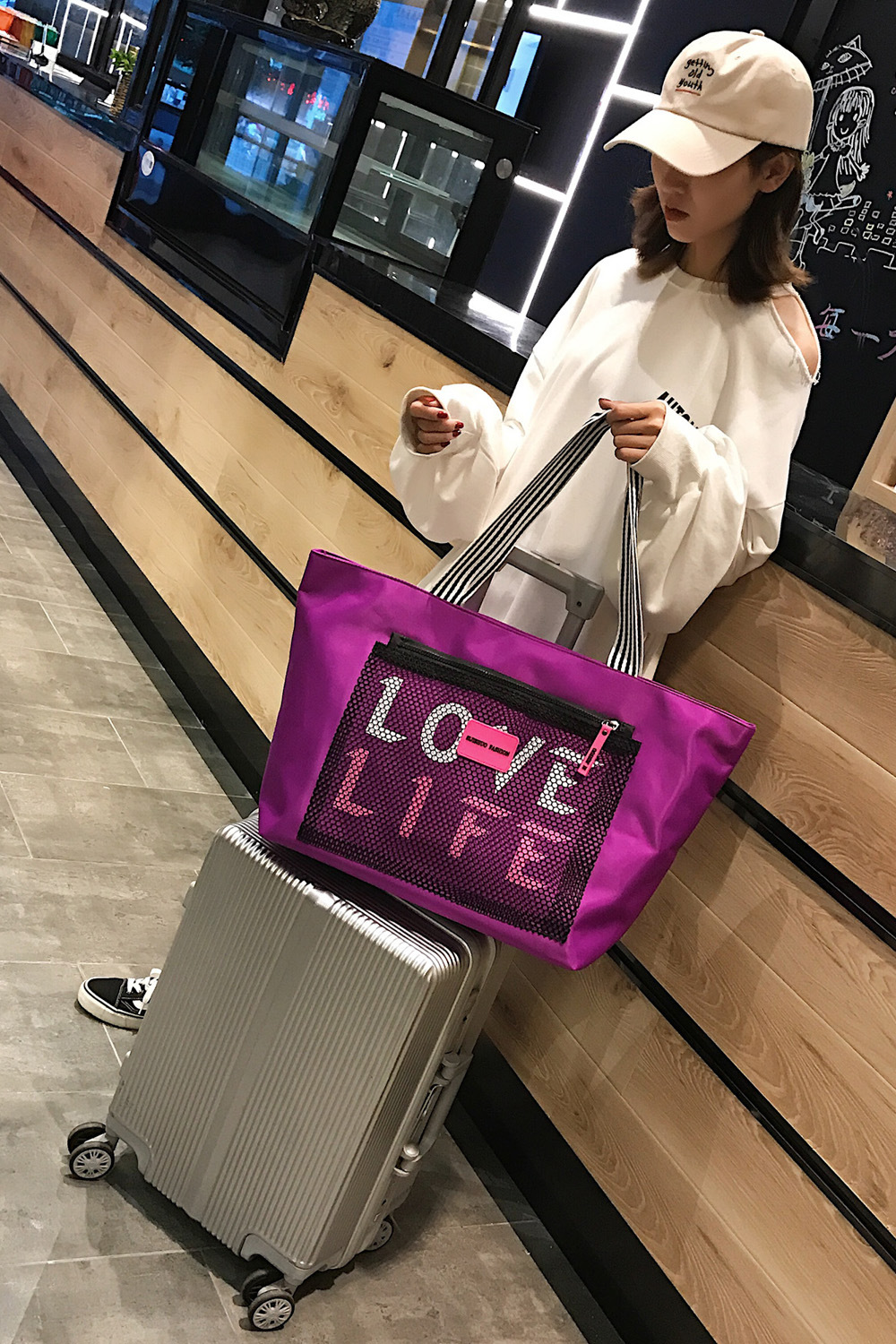 Autumn New Korean Super Large Capacity Women's Bag Waterproof Trendy Leisure Travel Bag Women's Wet and Dry Separation_voghion.com