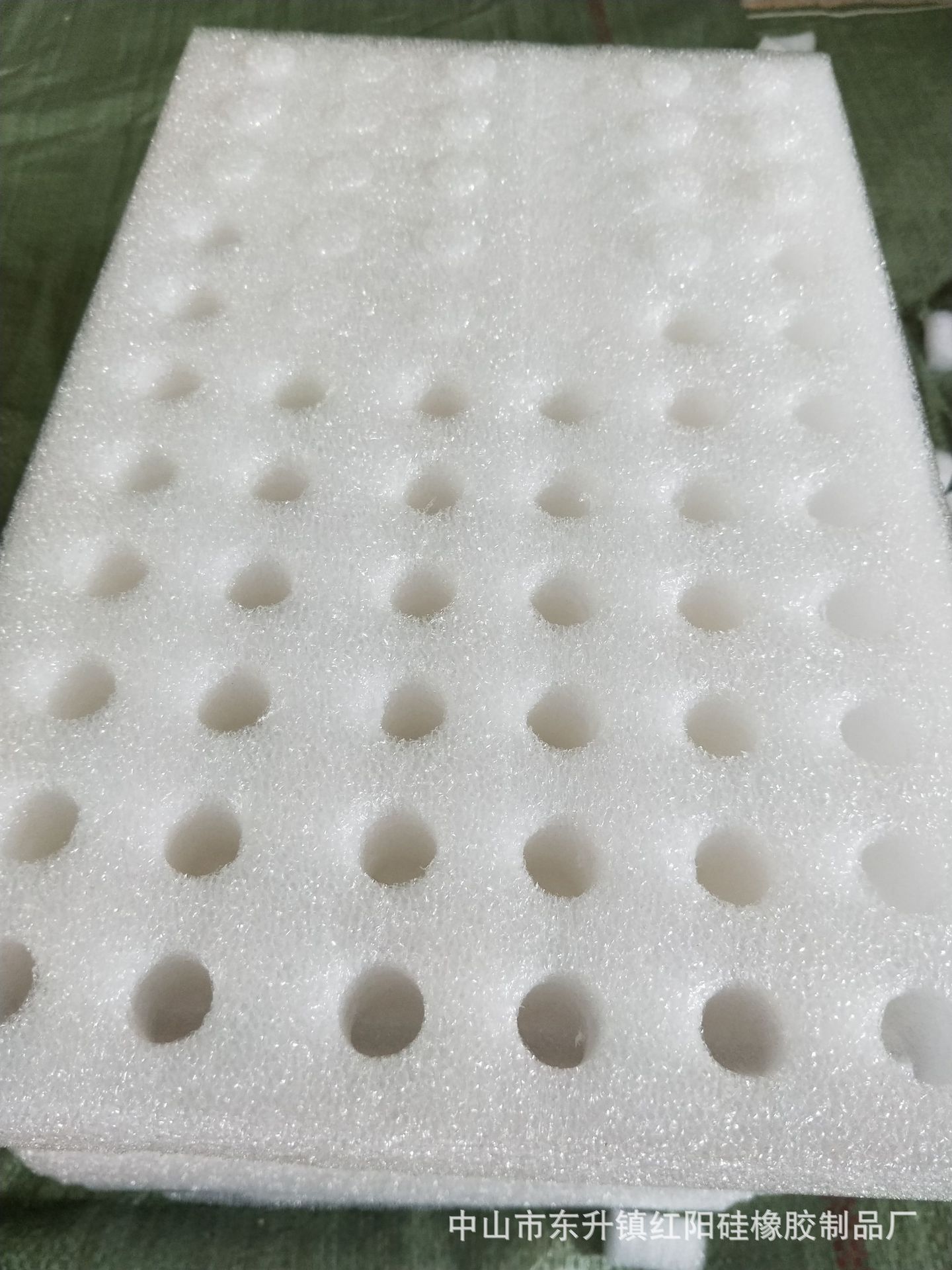 供应EPE珍珠棉专业防护LED灯 珍珠棉垫 高密度珍珠棉