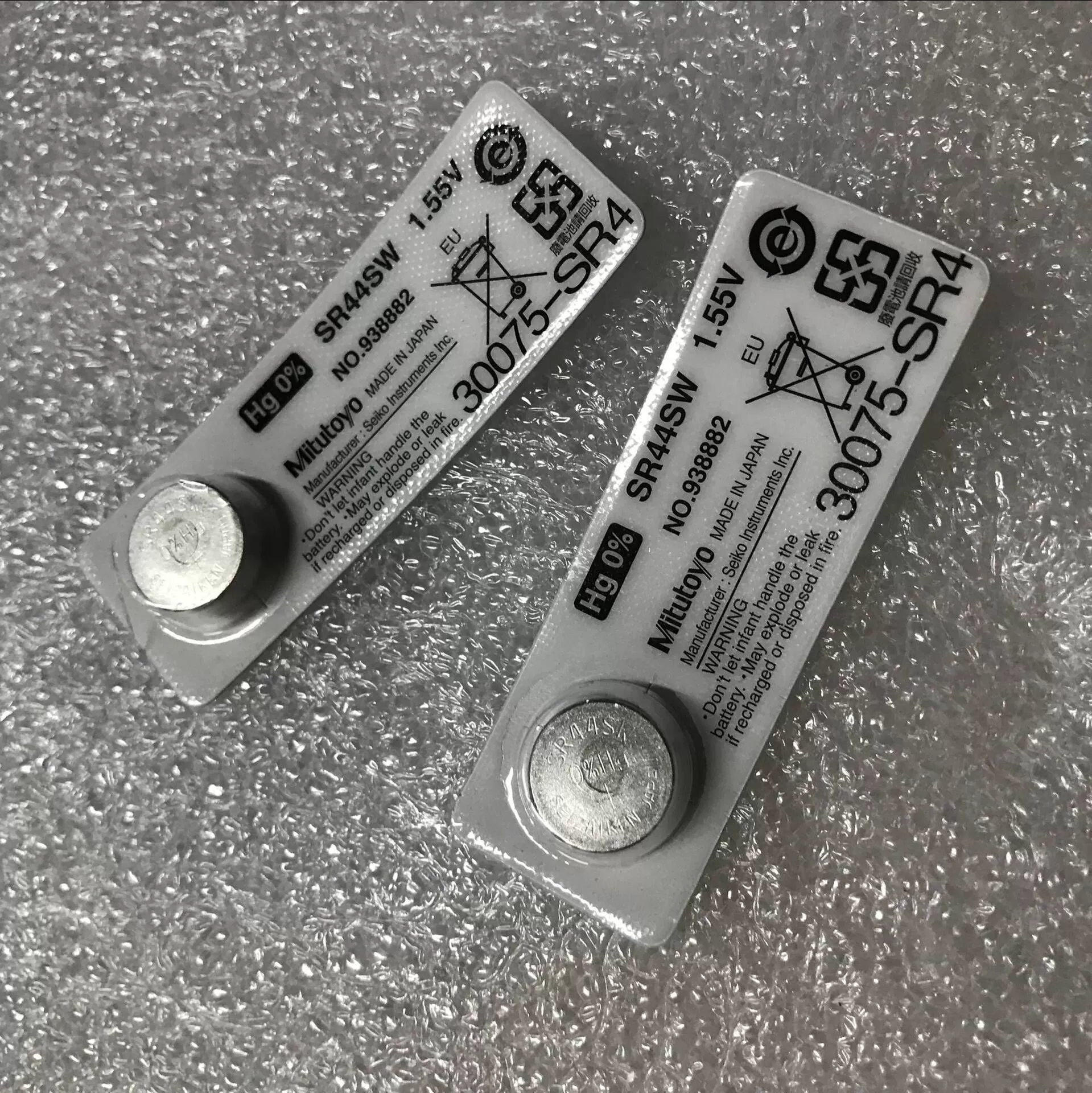 Япония Sanfeng импортировала оригинальный кнопочный аккумулятор SR44 1,55 V 93882 Sanfeng суппорт микрометр специальный