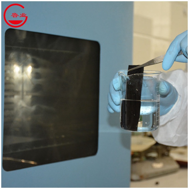 厂家直供橡胶沥青喷涂速凝 喷涂速凝橡胶沥青防水涂料 防穿刺涂料