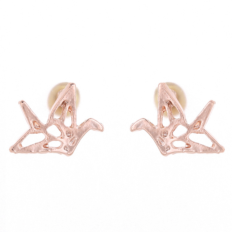 Silver pointed spike labret stud material detail