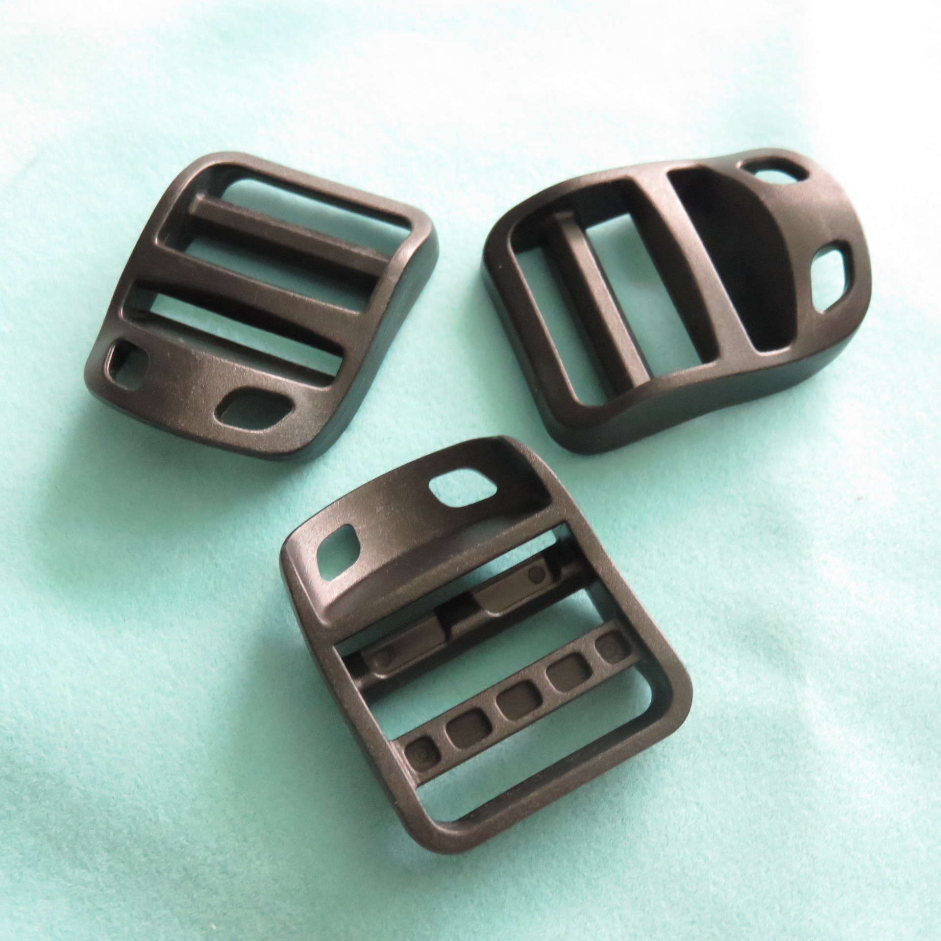 厂家直供箱包手袋服饰塑胶梯扣 高品质塑料目字扣四挡调节扣T042|ru