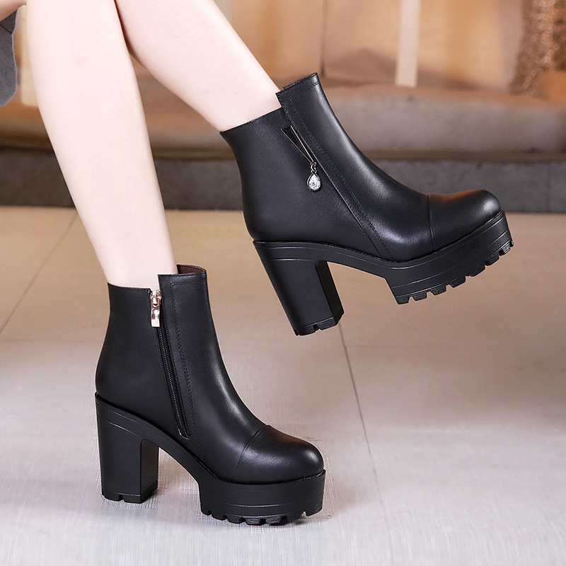 2025 Thick-Soled Short Boots Autumn and Winter New Style Chunky Heel Waterproof Platform High-Heeled Platform Martin Boots Large Size 40-43 Size Ankle Boots