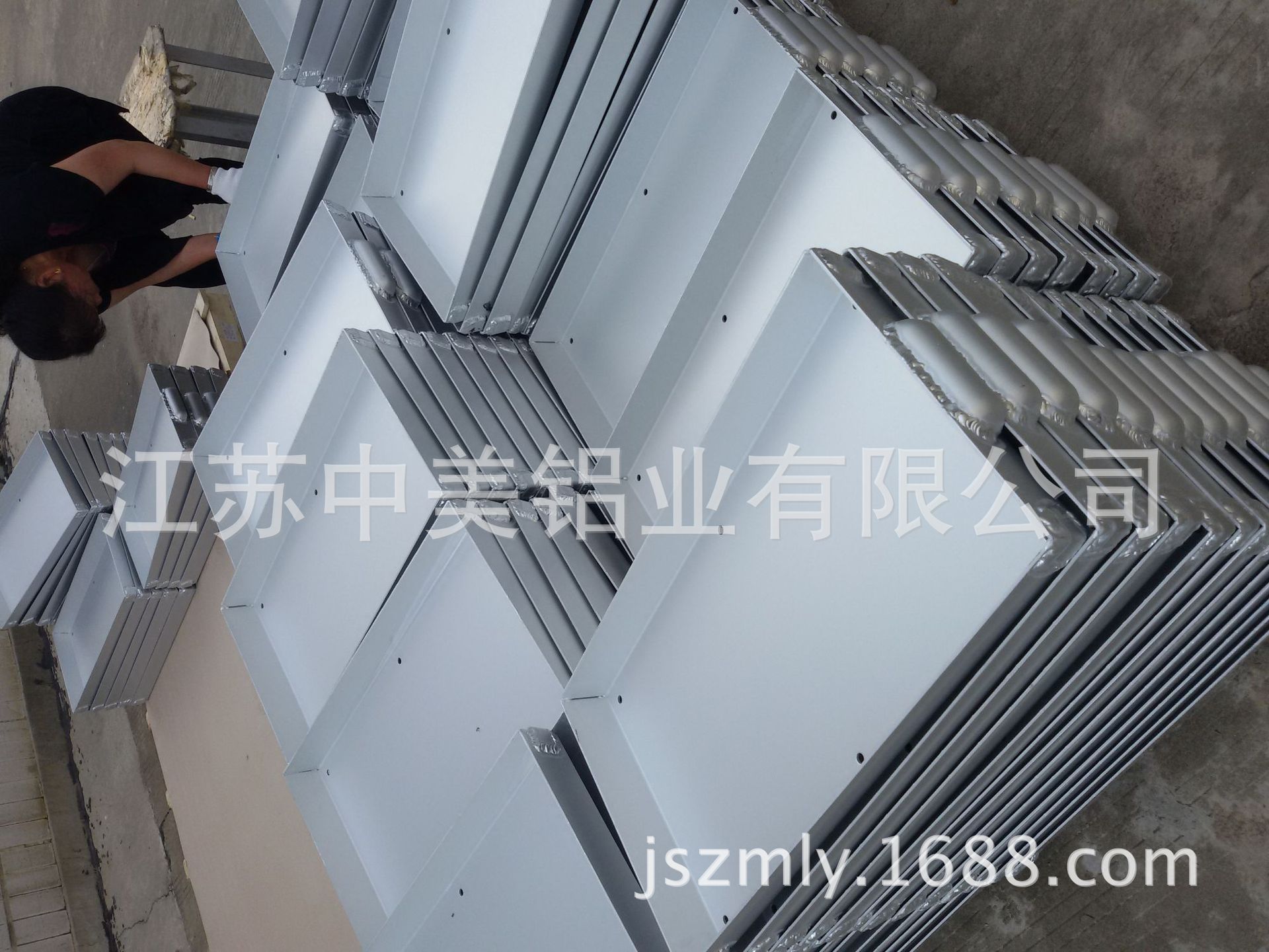 威海供应冷冻盘，焊接20KG大鱼盘，氧化处理，带把手