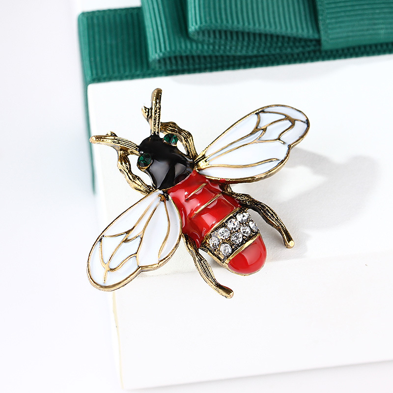 Tendance de la mode japonaise et coréenne tempérament atmosphère personnalité créative dessin animé mignon petite broche abeille accessoires_voghion.com