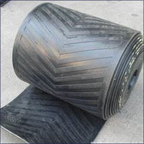 橡胶板橡胶垫车垫牛羊槽子橡胶皮带粮食运输人字花纹传送带带式