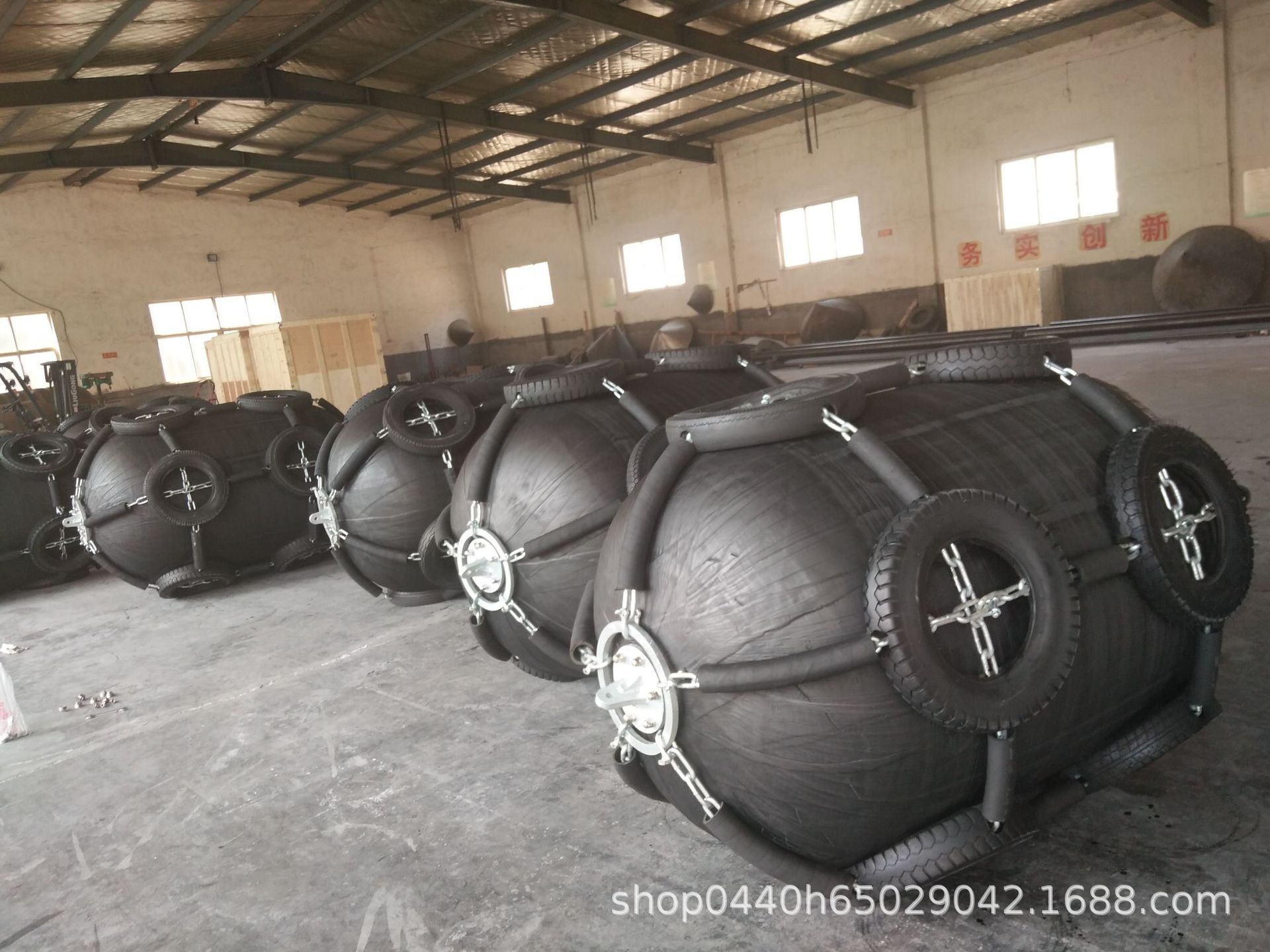 护套式高强度天然橡胶船用护舷 船用靠球 带飞机轮胎链条厂家直供