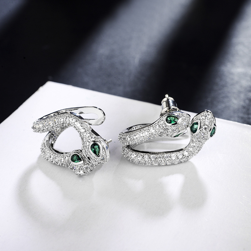 ŷ˫ͷŮ ߶Ǽ ʱиԶγ