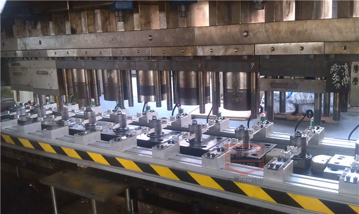 安全性高二次元传送机 三次元机械手 冲床冲压机械手佑亿18年老牌