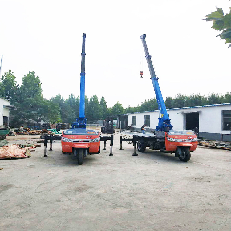 三轮车随车吊厂销售 三轮车吊车供应 三轮起重机小型出售