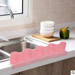 Suction cup type pool baffle creative kitchen gadgets household sink anti-splash water baffle 260g