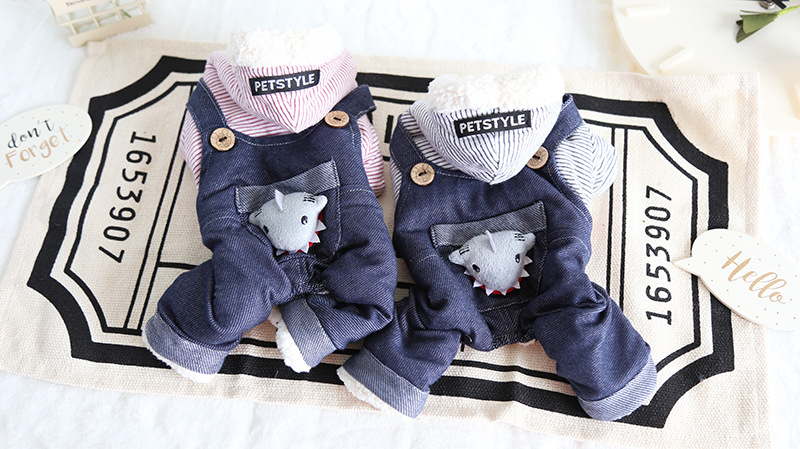 鲨鱼宝宝条纹带帽四脚衣