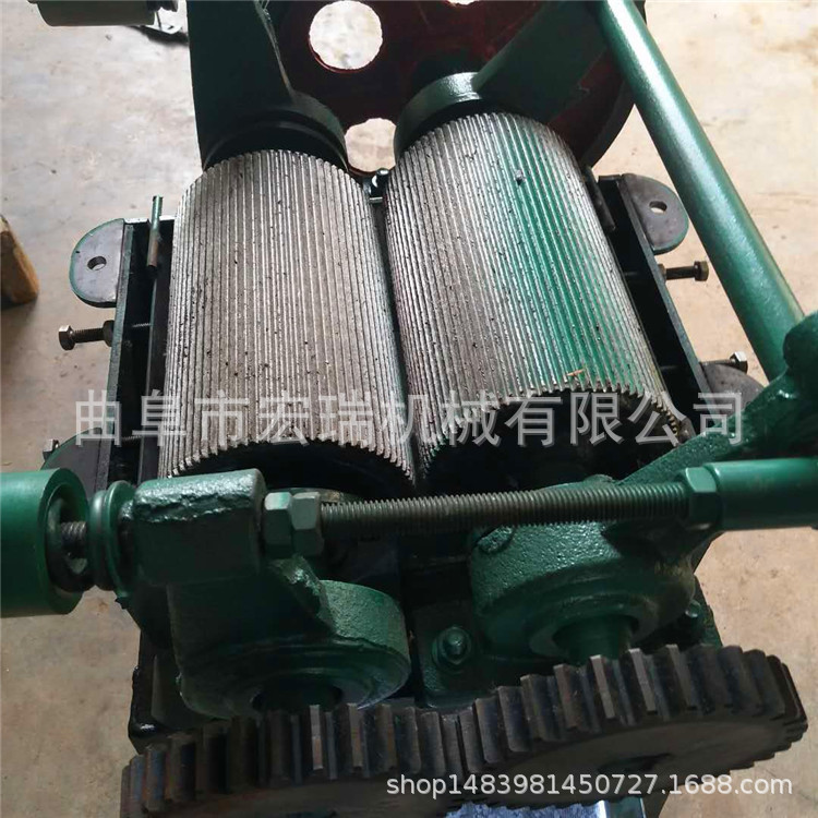 4.6掰酿酒行业高粱粉碎机车间/大小花生果破碎机临沂报价粮食加工