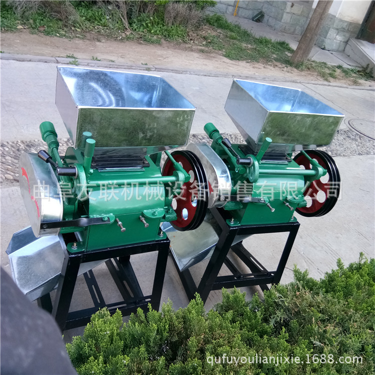 大产量压扁机 榨油配套用黄豆挤扁机 两相电花生压胚机价格63