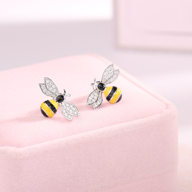 煜璇2018新款简约昆虫小蜜蜂花瓣个性女生耳钉耳环首饰品厂家批发