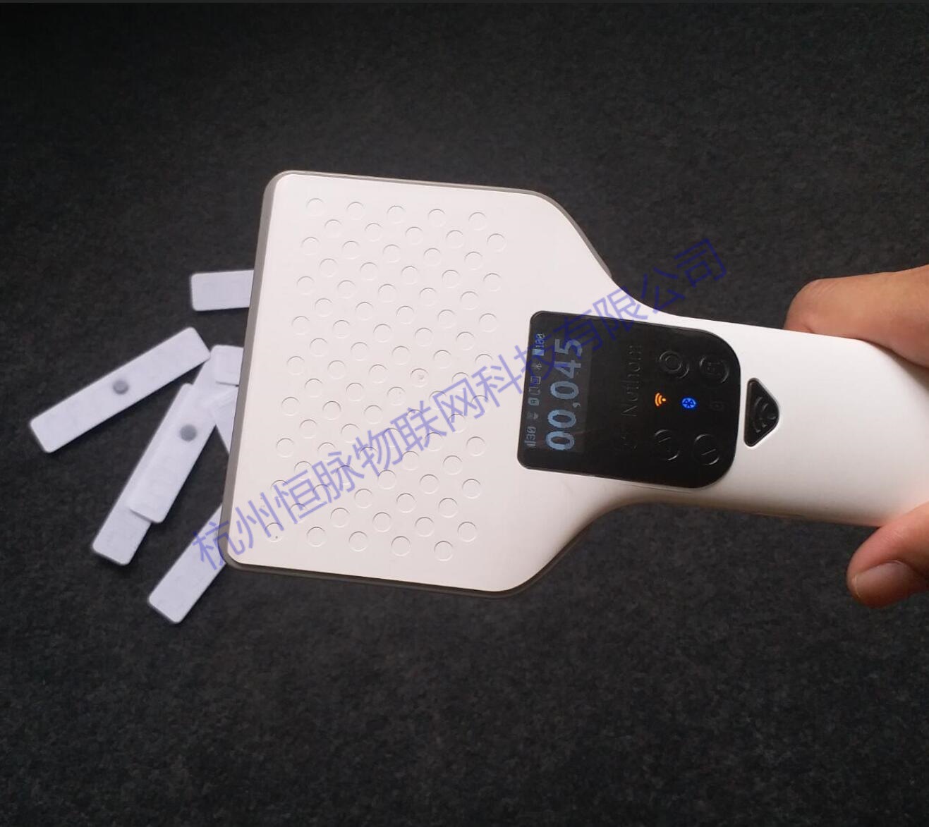 UHF智能物聯網布草芯片標簽點數掃描儀 超高頻讀卡器 RFID手持機