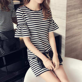 夏天新连衣裙中长款t恤女条纹宽松韩版短袖大码学生打底衫上衣服