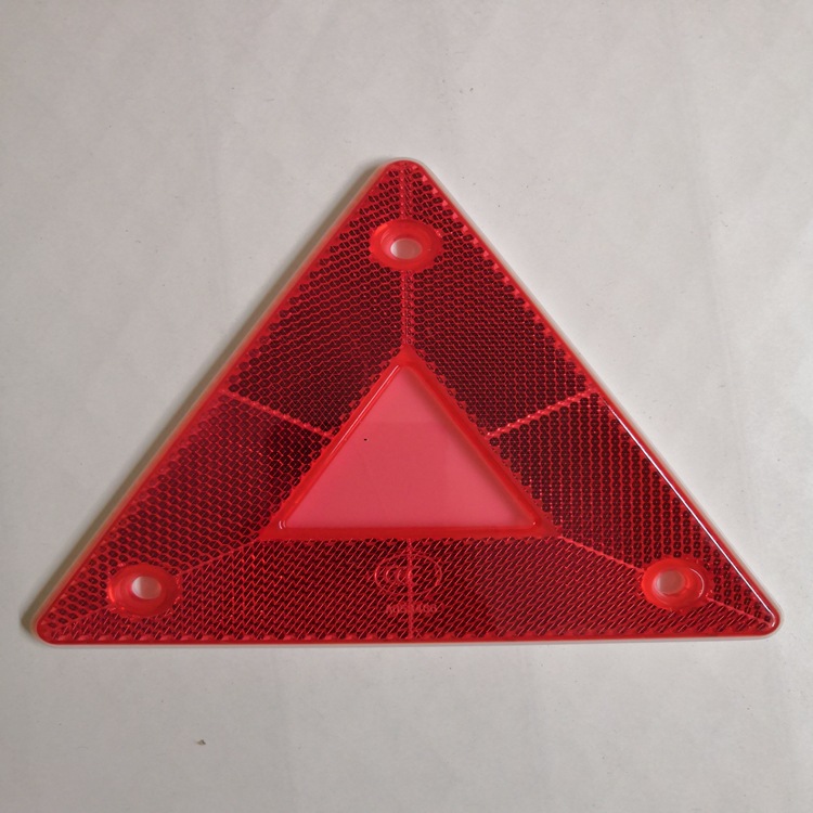 Semi -hanging mid -to -tail reflective triangle responseer with hole…