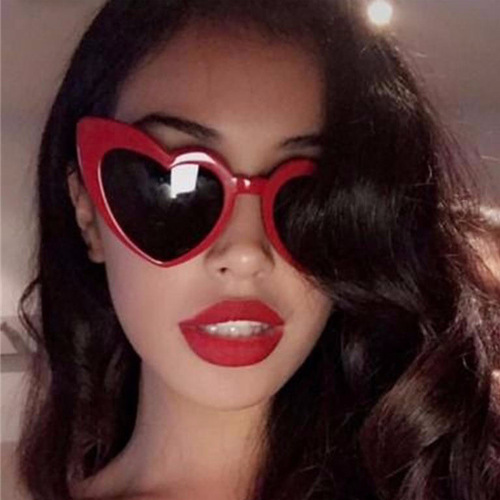 2018 New Love Women's Sunglasses Cute Heart Shaped Sunglasses European and American Trendy Heart Sunglasses 15983