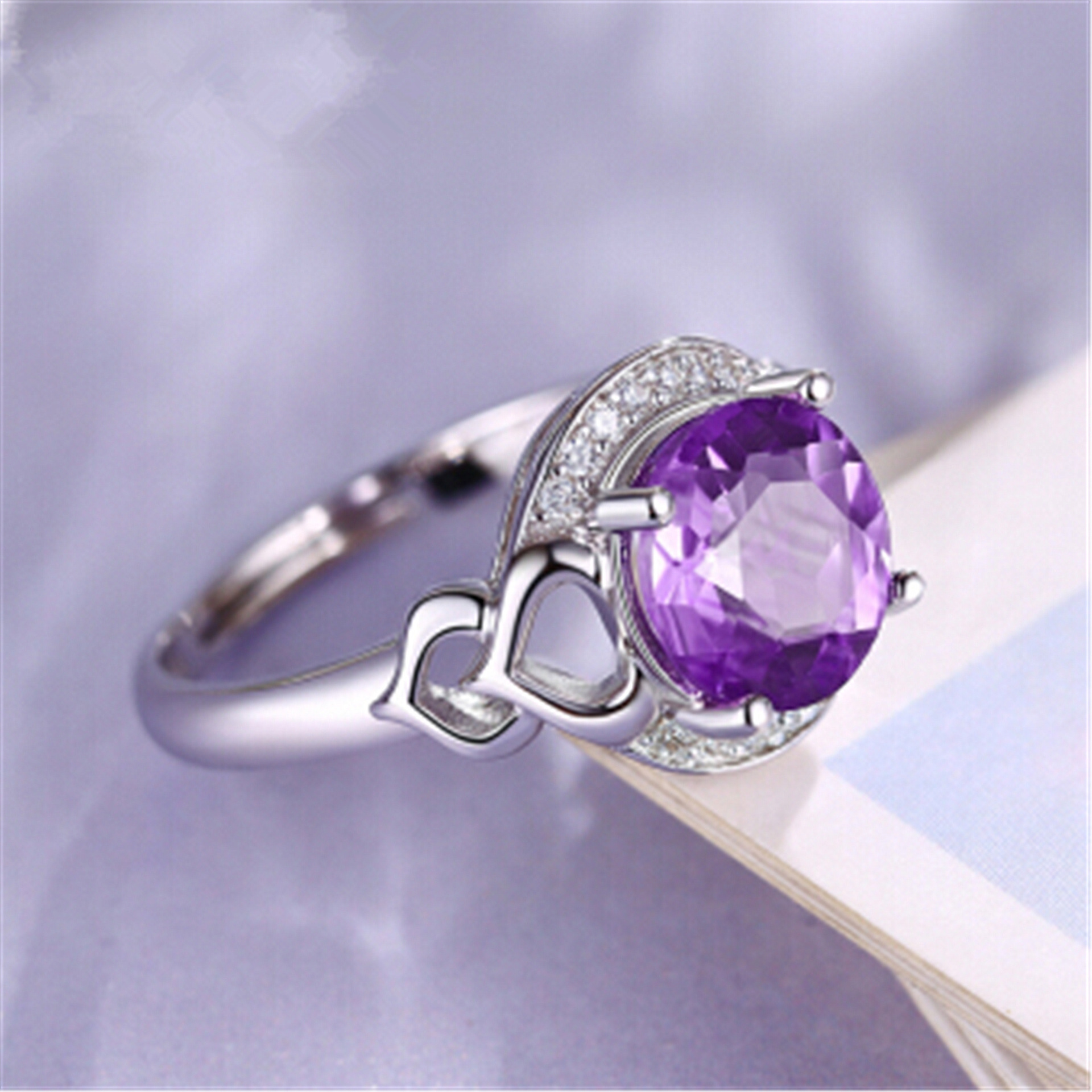 Designer ring voor dames met paarse amethist en zirkonia_voghion.com