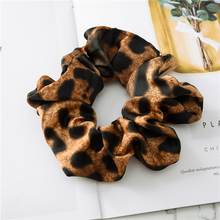 Three-state New Leopard color large intestine ring Korean ins women's simple head rope jewelry satin hair ring wholesale