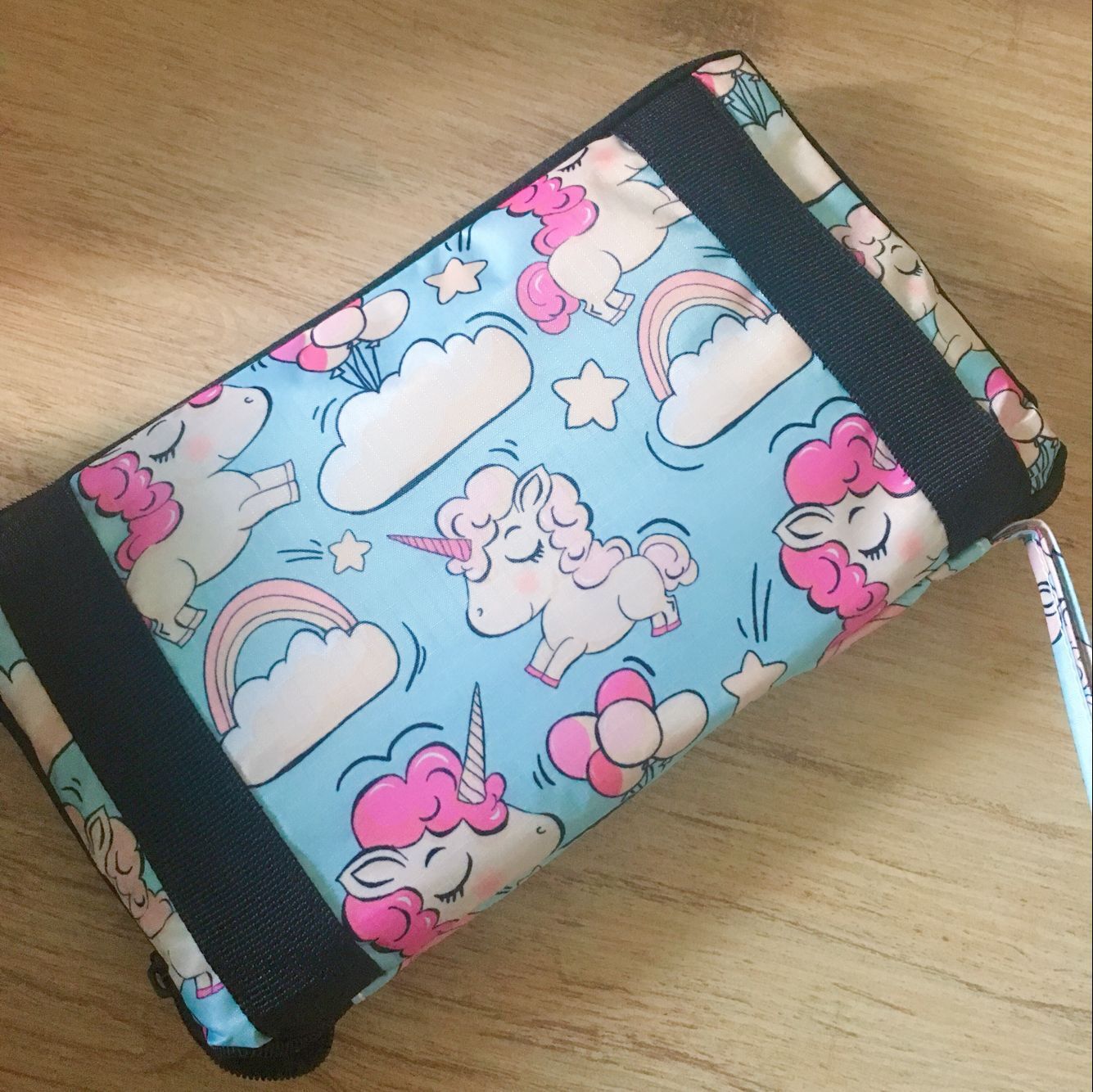 布丁犬玉桂犬美楽蒂k.t防水アニメ携帯折りたたみ旅行バッグはスーツケースに固定できます。