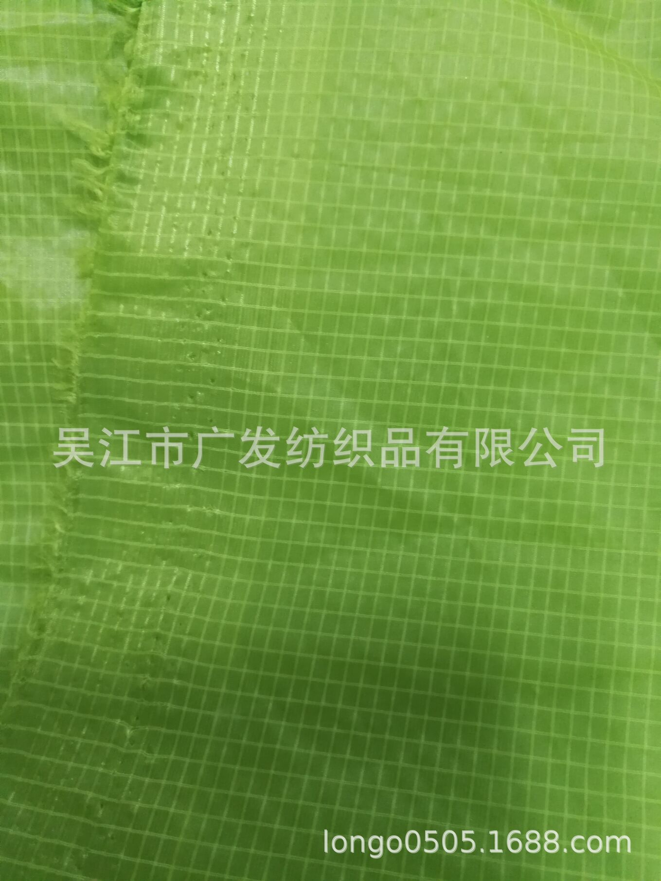 厂家直销 210T尼丝纺油光布、210T尼龙油光 、防水+防绒+防静电