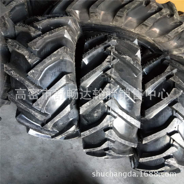 现货供应 15.5/80-24人字形拖拉机农用机械轮胎 400/80-24