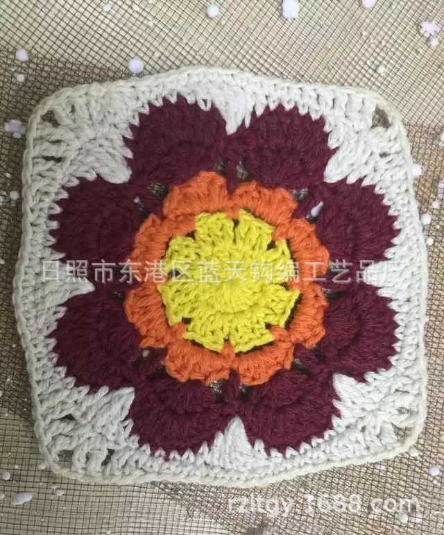 供应棉线手工钩花餐垫、手工钩针钩织毛线花面料