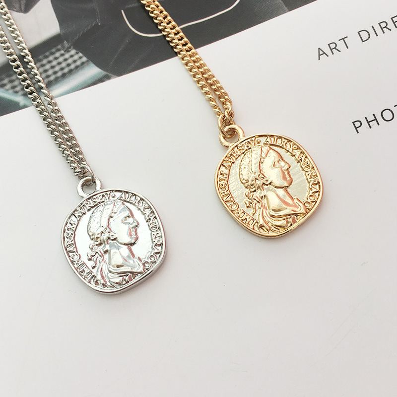 Korea Fashion Retro Gold Coin Necklace display picture 1